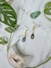 Load image into Gallery viewer, Labradorite Eyes
